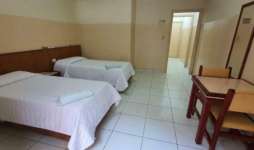 اتاق خانوادگی, Plaza Olido