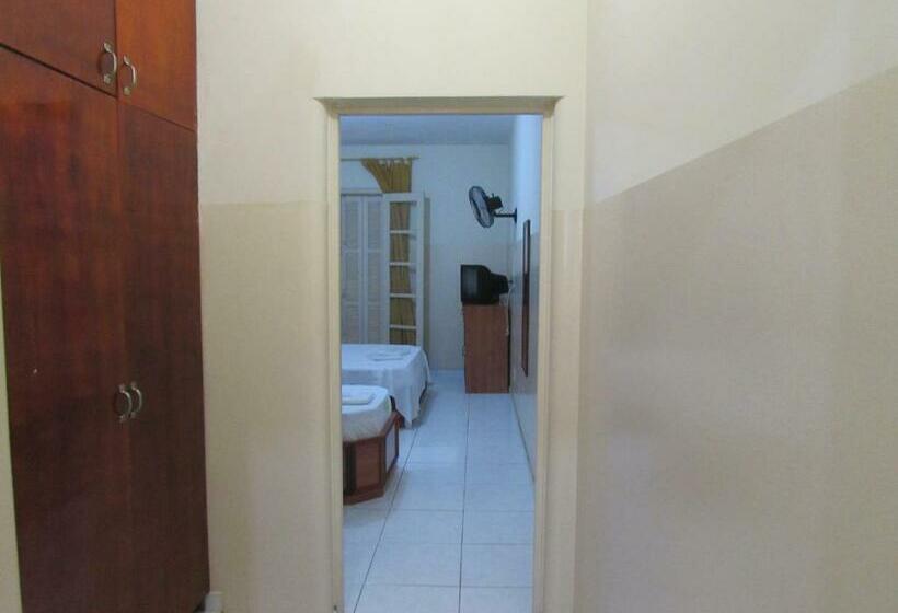 اتاق خانوادگی, Plaza Olido