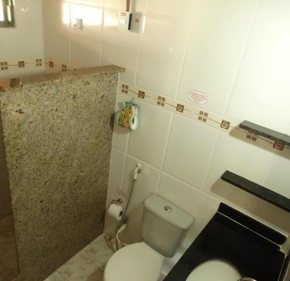 חדר לארבעה סטנדרטי עם מרפסת, Pousada Axe