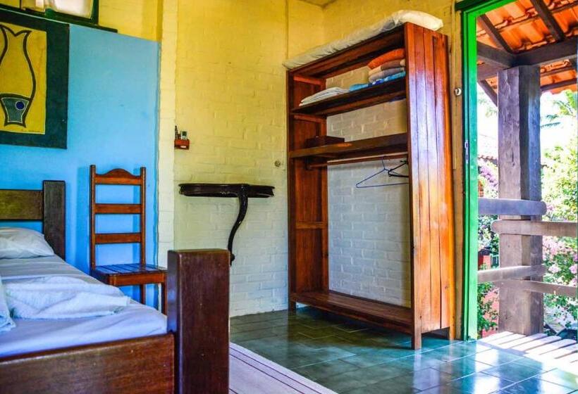 חדר לארבעה סטנדרטי עם מרפסת, Pousada Axe