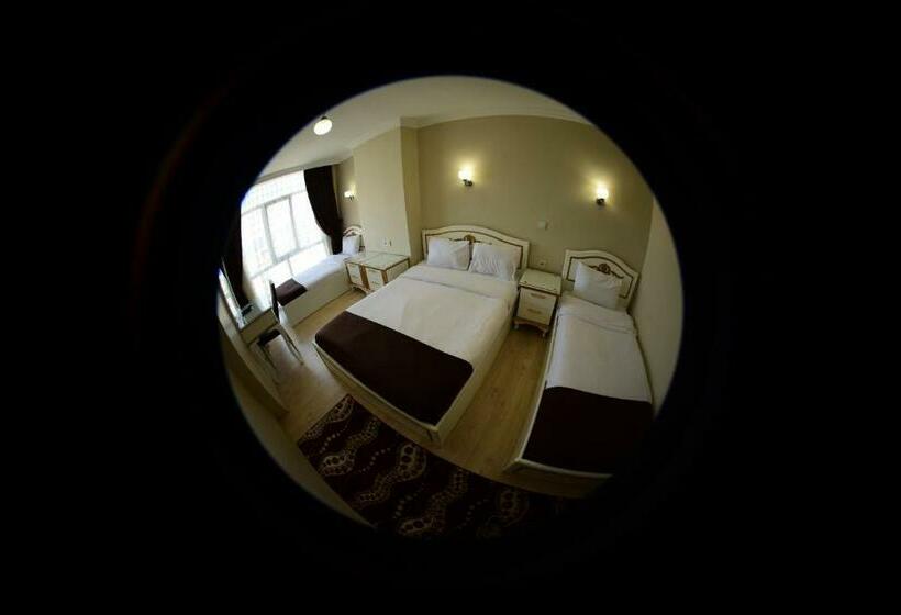 اتاق خانوادگی, Seref