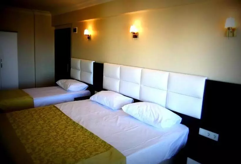 Deluxe Kolmen Hengen Huone Merinäkymä, Uzunhan