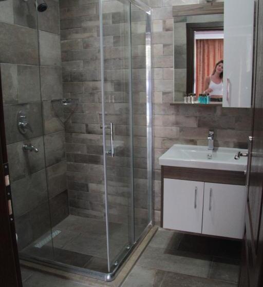 수피리어 룸, Uzunhan