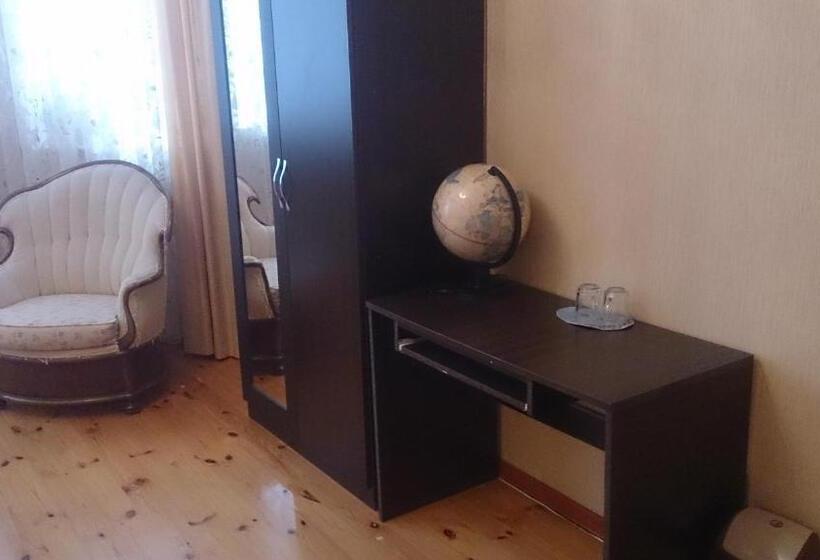 标准三人间共用浴室, Baku Butik Mini