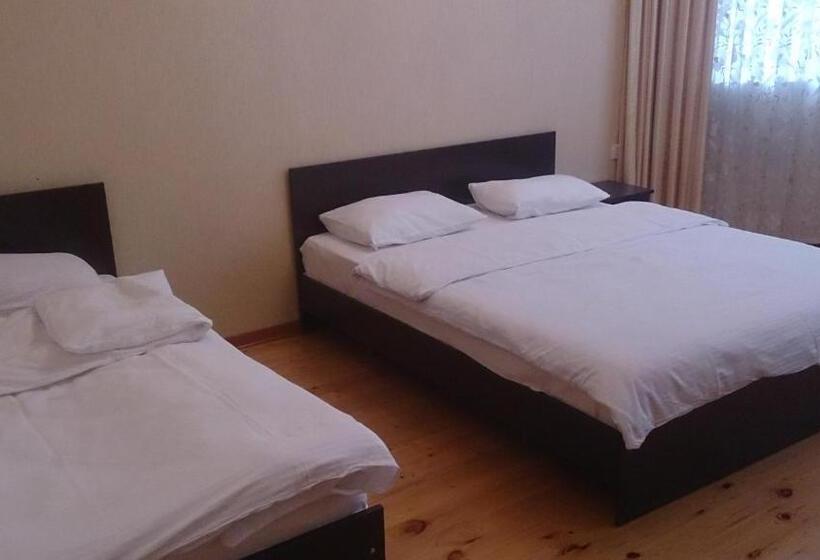 标准三人间共用浴室, Baku Butik Mini