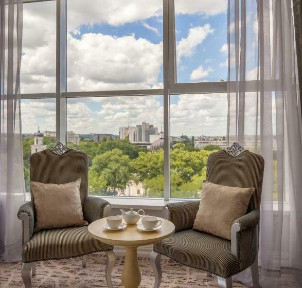 اتاق لوکس با چشمانداز شهر, Bristol Central Park