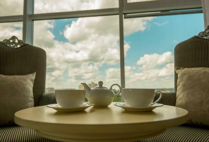 اتاق لوکس با چشمانداز شهر, Bristol Central Park