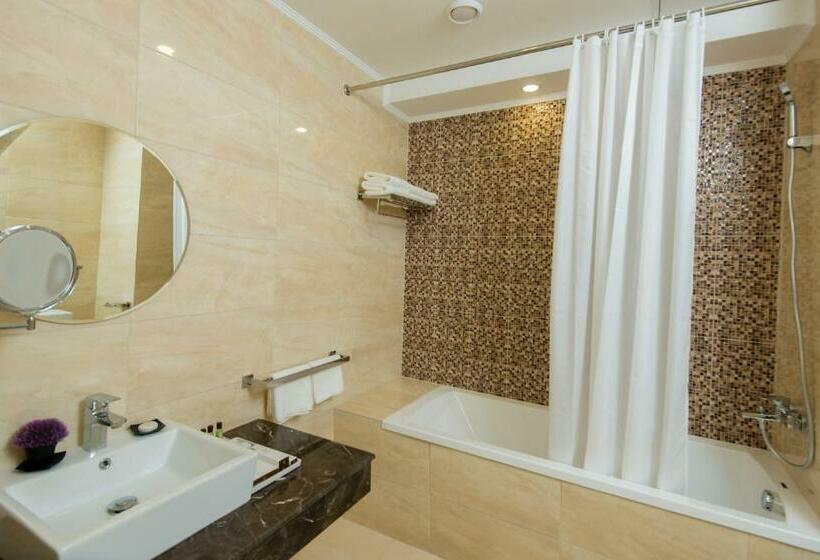 اتاق لوکس با چشمانداز شهر, Bristol Central Park