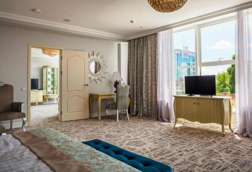 سوئیت با تخت بزرگ, Bristol Central Park