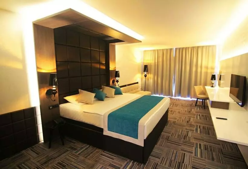 اتاق لوکس با بالکن, Hills Sarajevo Congress & Thermal Spa Resort