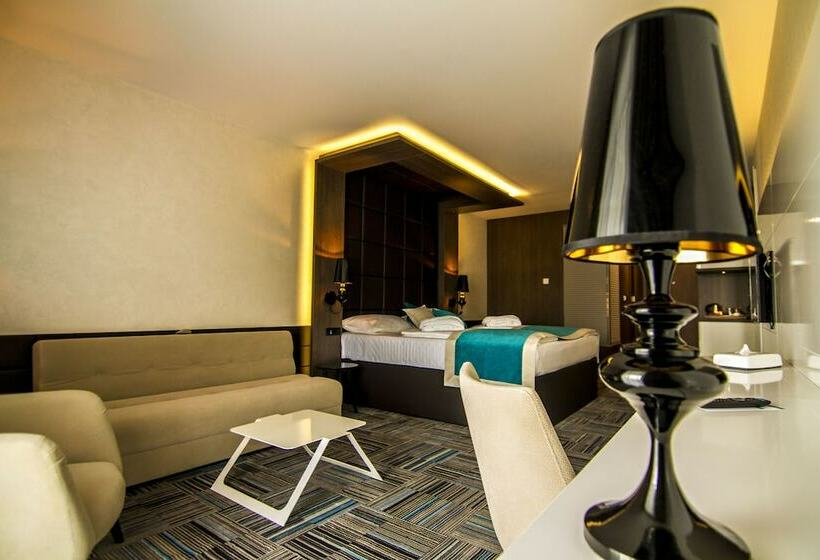 اتاق لوکس با بالکن, Hills Sarajevo Congress & Thermal Spa Resort