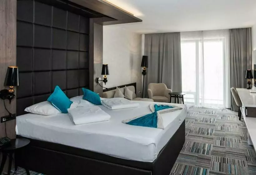 اتاق لوکس با بالکن, Hills Sarajevo Congress & Thermal Spa Resort