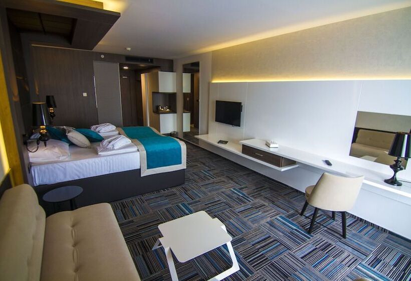 اتاق لوکس با بالکن, Hills Sarajevo Congress & Thermal Spa Resort