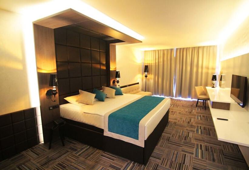 اتاق لوکس سه تخته, Hills Sarajevo Congress & Thermal Spa Resort