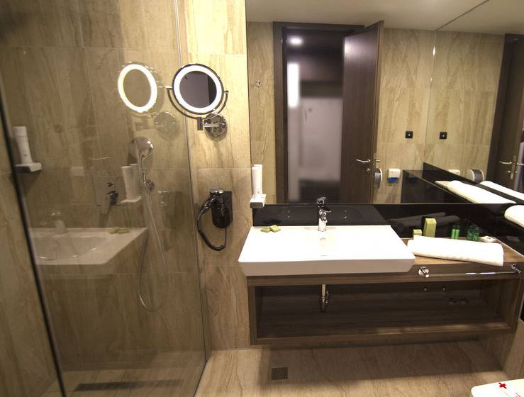 اتاق لوکس سه تخته, Hills Sarajevo Congress & Thermal Spa Resort