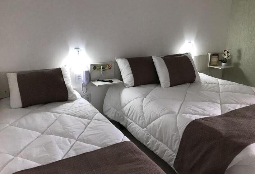 Delüks Üç Kişilik Oda, Do Reinildo Ii