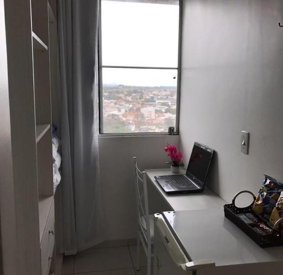 Delüks Üç Kişilik Oda, Do Reinildo Ii