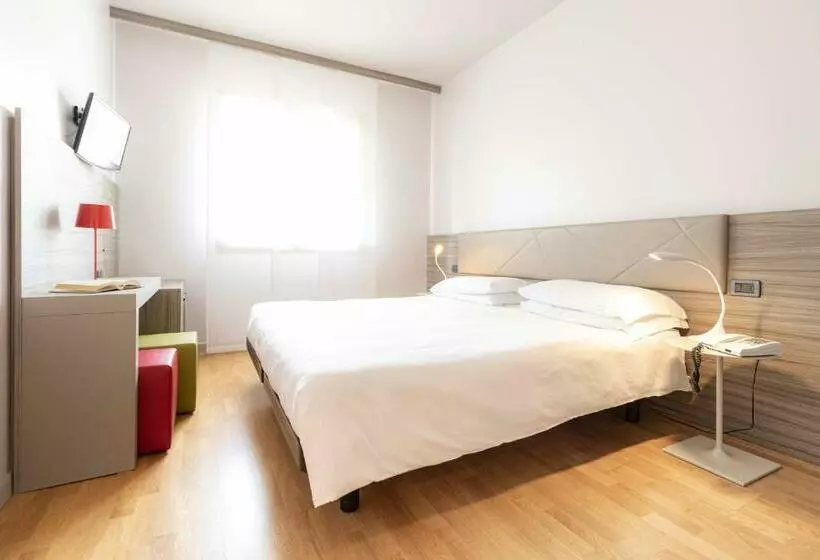 Deluxe Room, La Primula