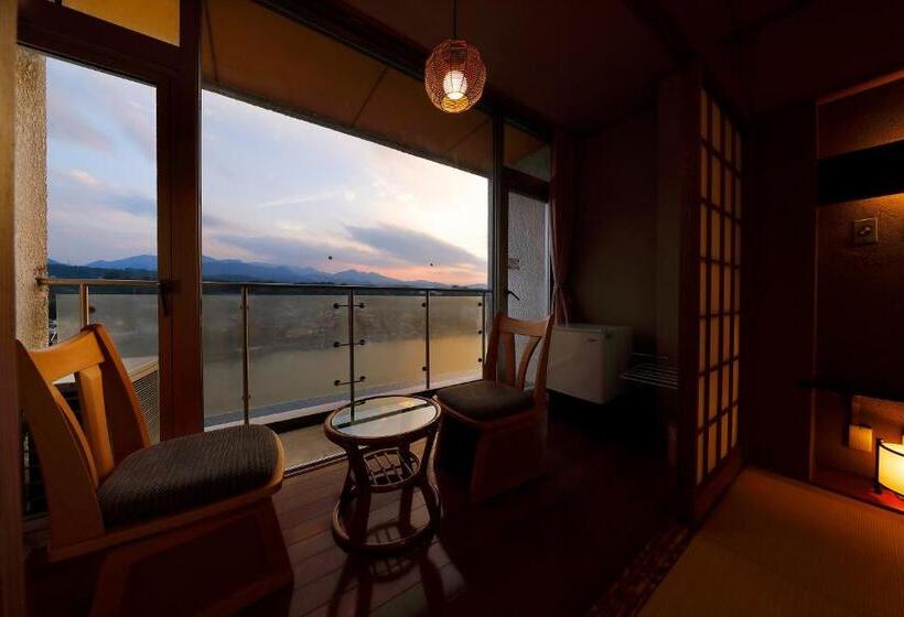 חדר סטנדרט לארבעה, Mikuma