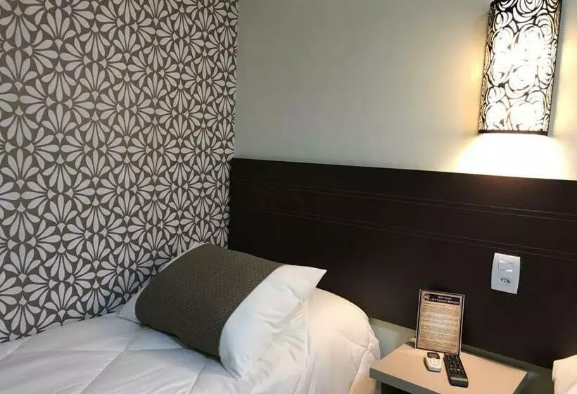 デラックスの４人部屋, Do Reinildo Ii