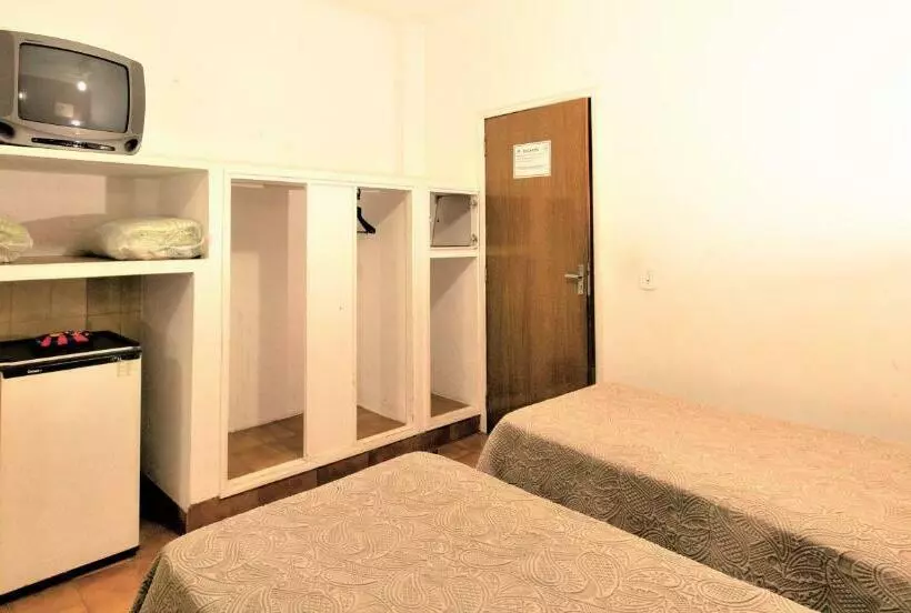 Standard-huone, Pouso Novo