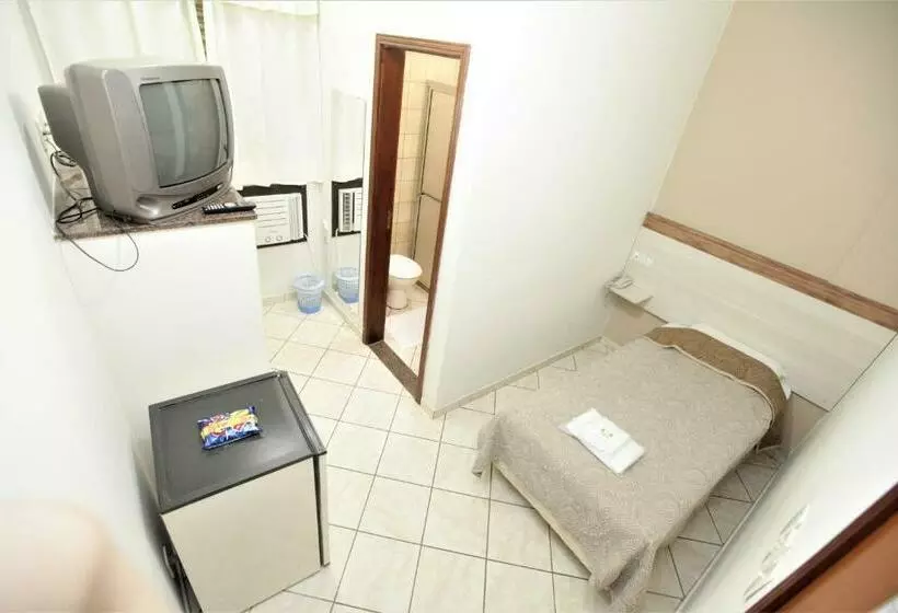 Standard Yhden Hengen Huone, Pouso Novo