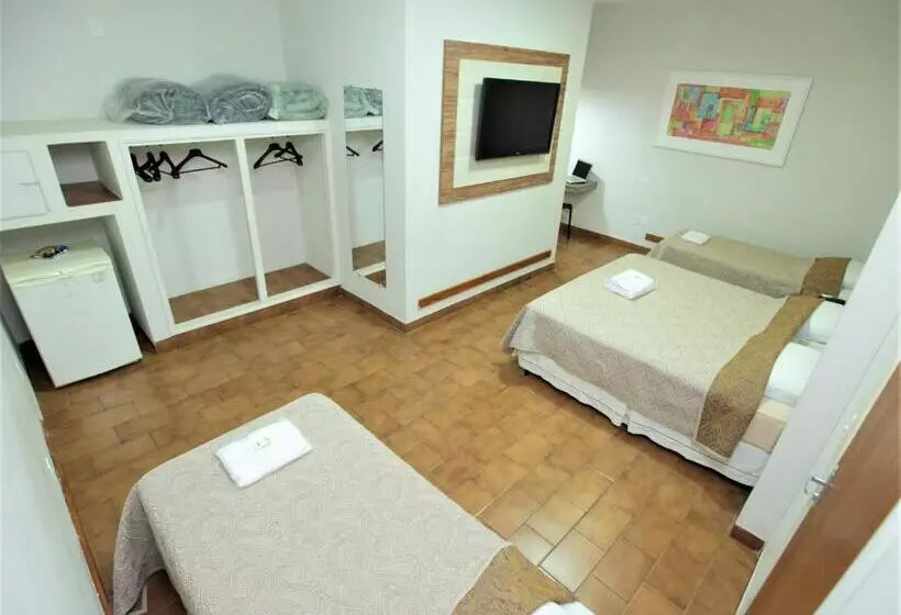 Deluxe Neljän Hengen Huone, Pouso Novo