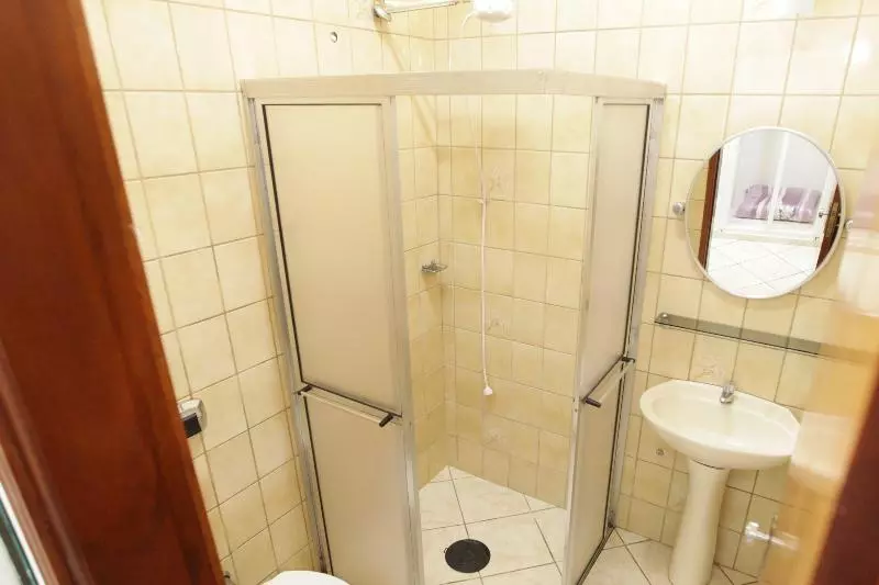 Standard Neljän Hengen Huone, Pouso Novo