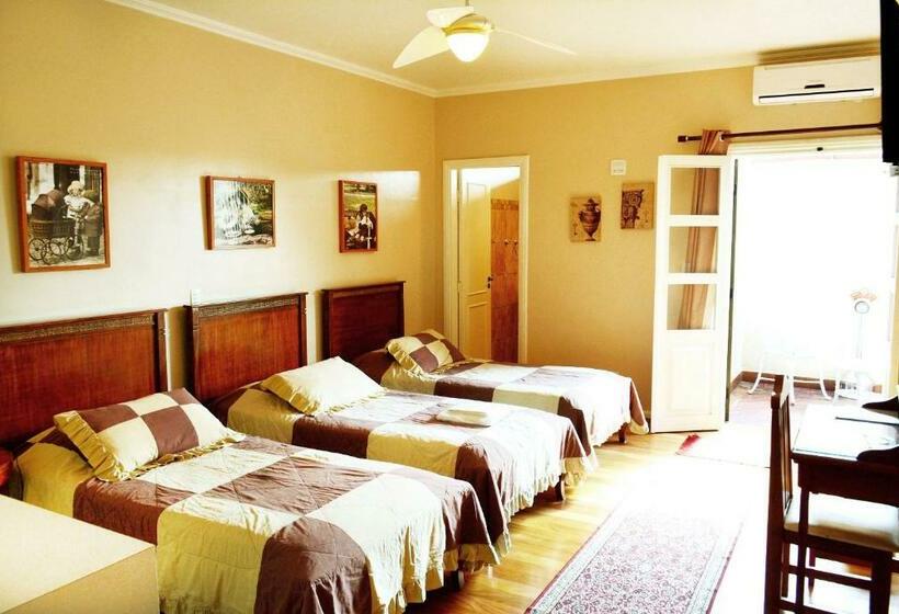 Üç Kişilik Standart Oda, Praça Da Matriz