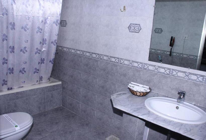 اتاق لوکس خانوادگی, Quality Inn Dhaka