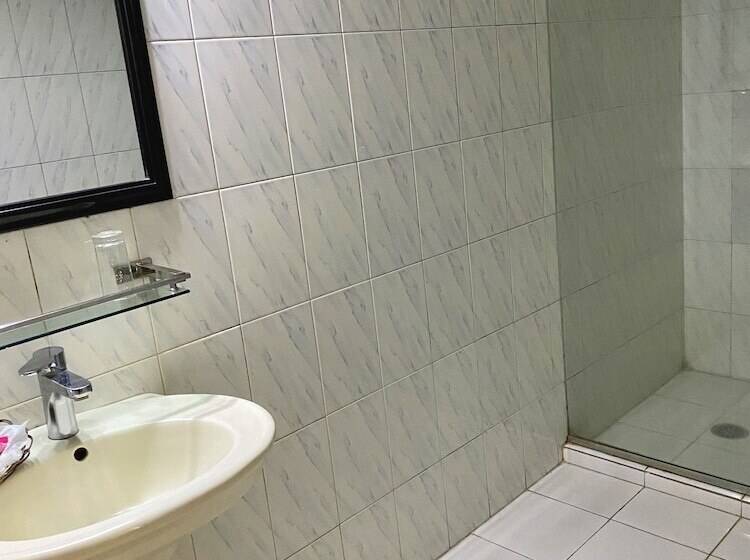 اتاق لوکس, Quality Inn Dhaka