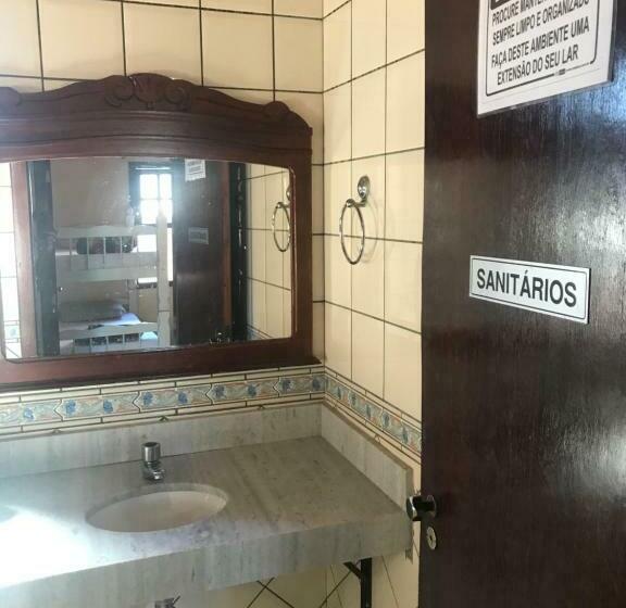 이코노이 4인룸, Reges Hostel