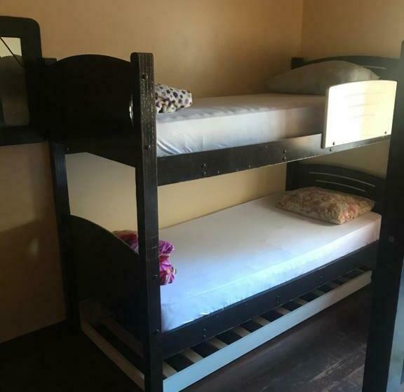 이코노이 4인룸, Reges Hostel