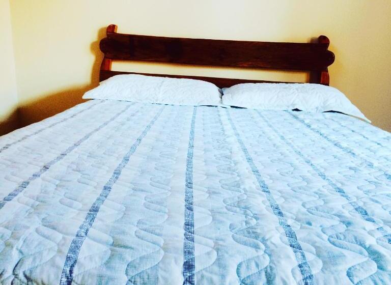 스위트, Reges Hostel