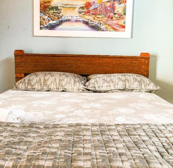 스위트, Reges Hostel