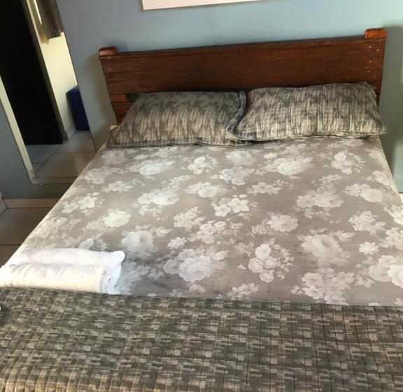 스위트, Reges Hostel