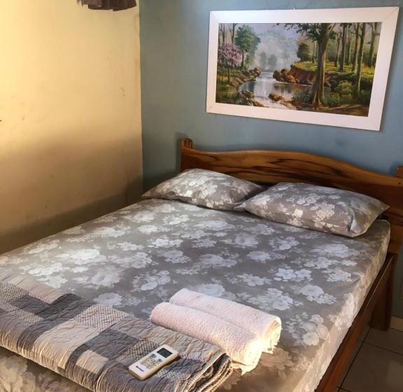 스위트, Reges Hostel