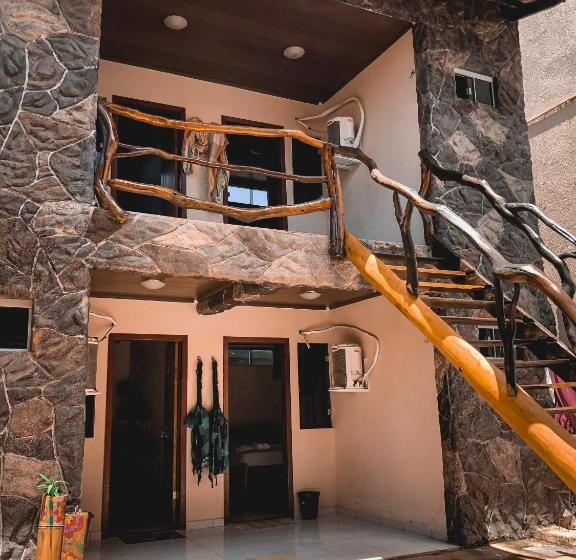 Люкс, Reges Hostel