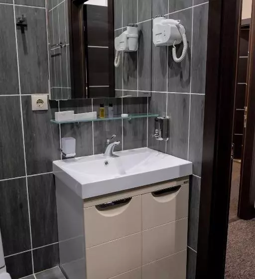 سوییت جونیور, Zhanaotel
