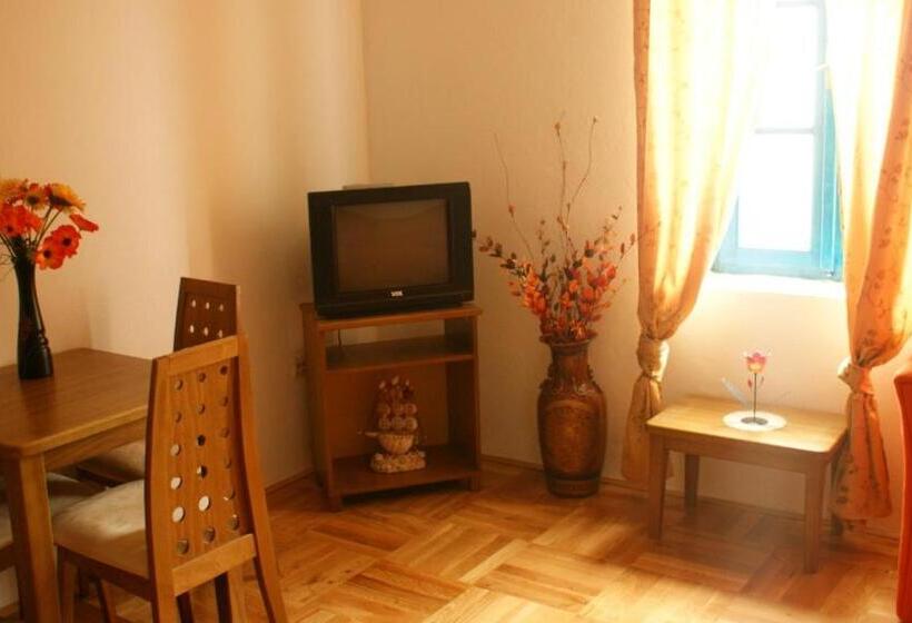 آپارتمان 1 خوابه با چشمانداز دریا, B&b Apart Hotel Paštrovski Konak