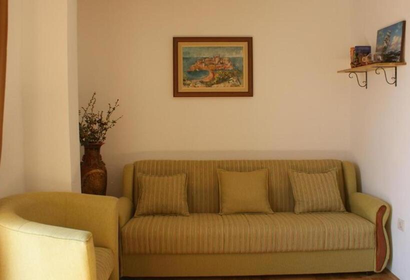 1 Bedroom Apartment with Terrace Sea View, B&b Apart Hotel Paštrovski Konak