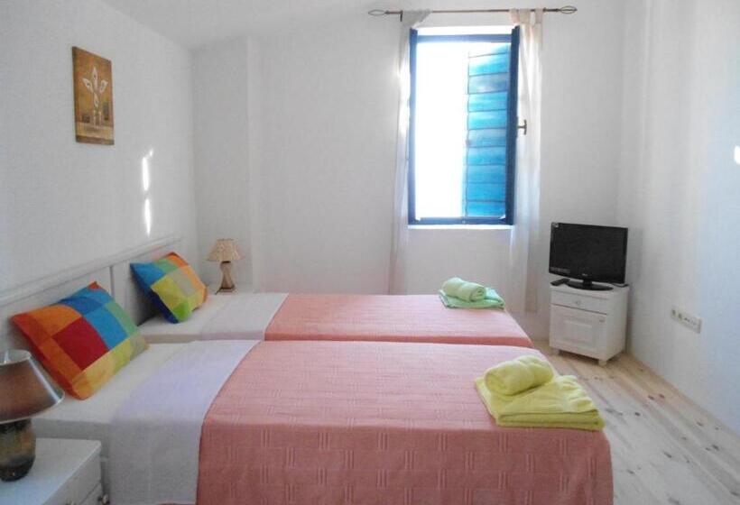 اتاق استاندارد با چشمانداز دریا, B&b Apart Hotel Paštrovski Konak