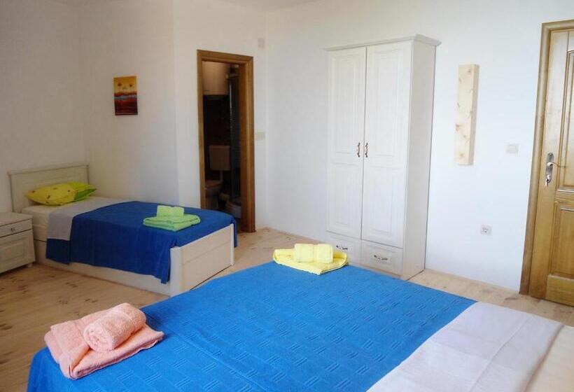 Triple Room Sea View, B&b Apart Hotel Paštrovski Konak