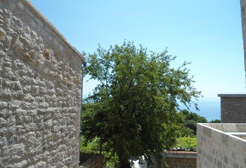 اتاق راحتی سه تخته, B&b Apart Hotel Paštrovski Konak