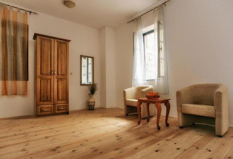 اتاق راحتی سه تخته, B&b Apart Hotel Paštrovski Konak