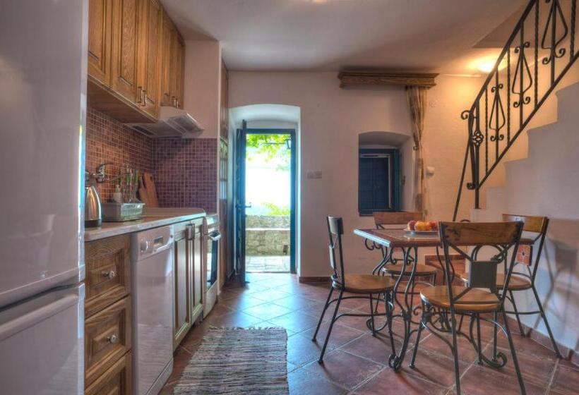 آپارتمان دوبلکس 1 خوابه, B&b Apart Hotel Paštrovski Konak