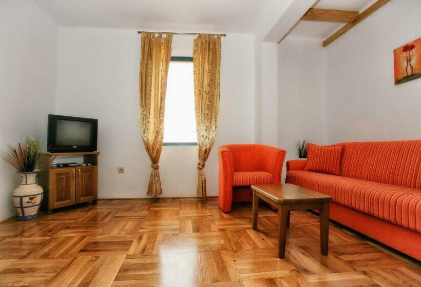 آپارتمان 1 خوابه با چشمانداز دریا, B&b Apart Hotel Paštrovski Konak