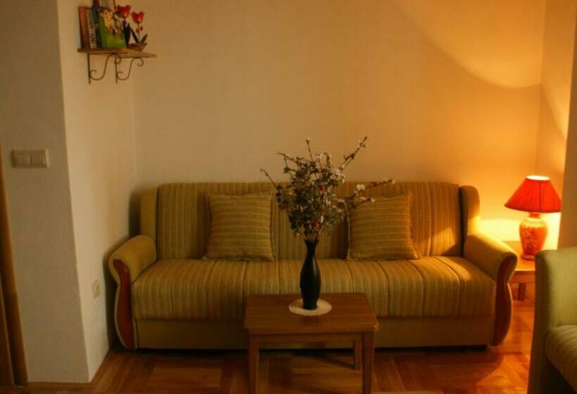 آپارتمان 1 خوابه با چشمانداز دریا, B&b Apart Hotel Paštrovski Konak