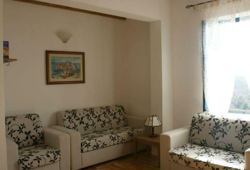 آپارتمان خانوادگی, B&b Apart Hotel Paštrovski Konak