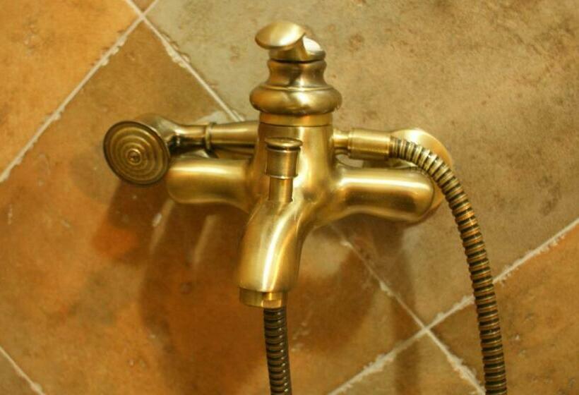 آپارتمان خانوادگی, B&b Apart Hotel Paštrovski Konak